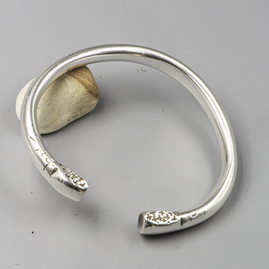 Vintage Nubian Silver Cuff Bracelet – Egypt / Sudan