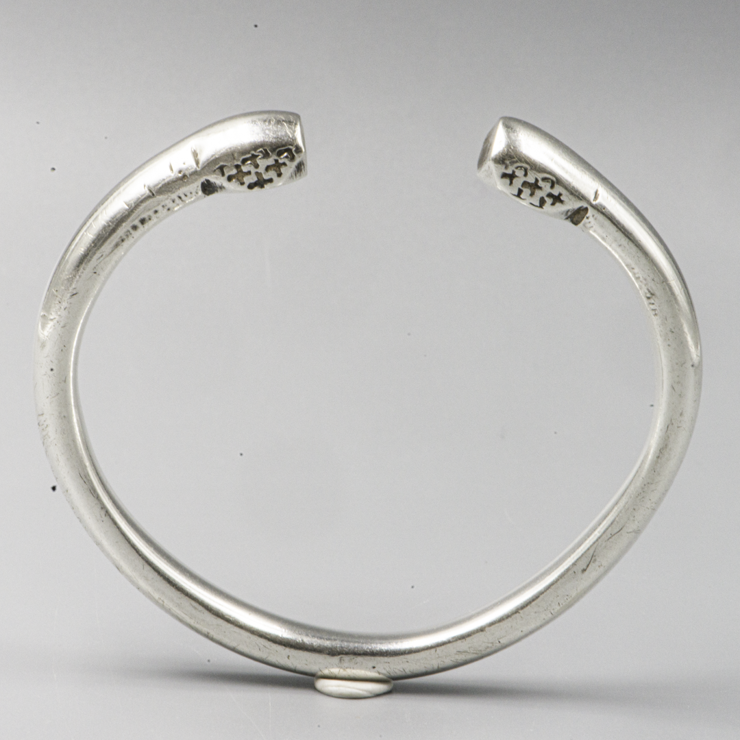 Vintage Nubian Silver Cuff Bracelet – Egypt / Sudan