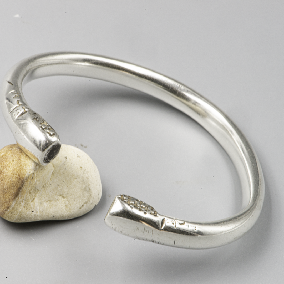 Vintage Nubian Silver Cuff Bracelet – Egypt / Sudan