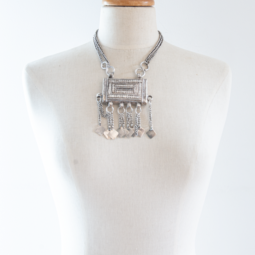 Antique Omani silver Hirz necklace M6685 shown on mannequin