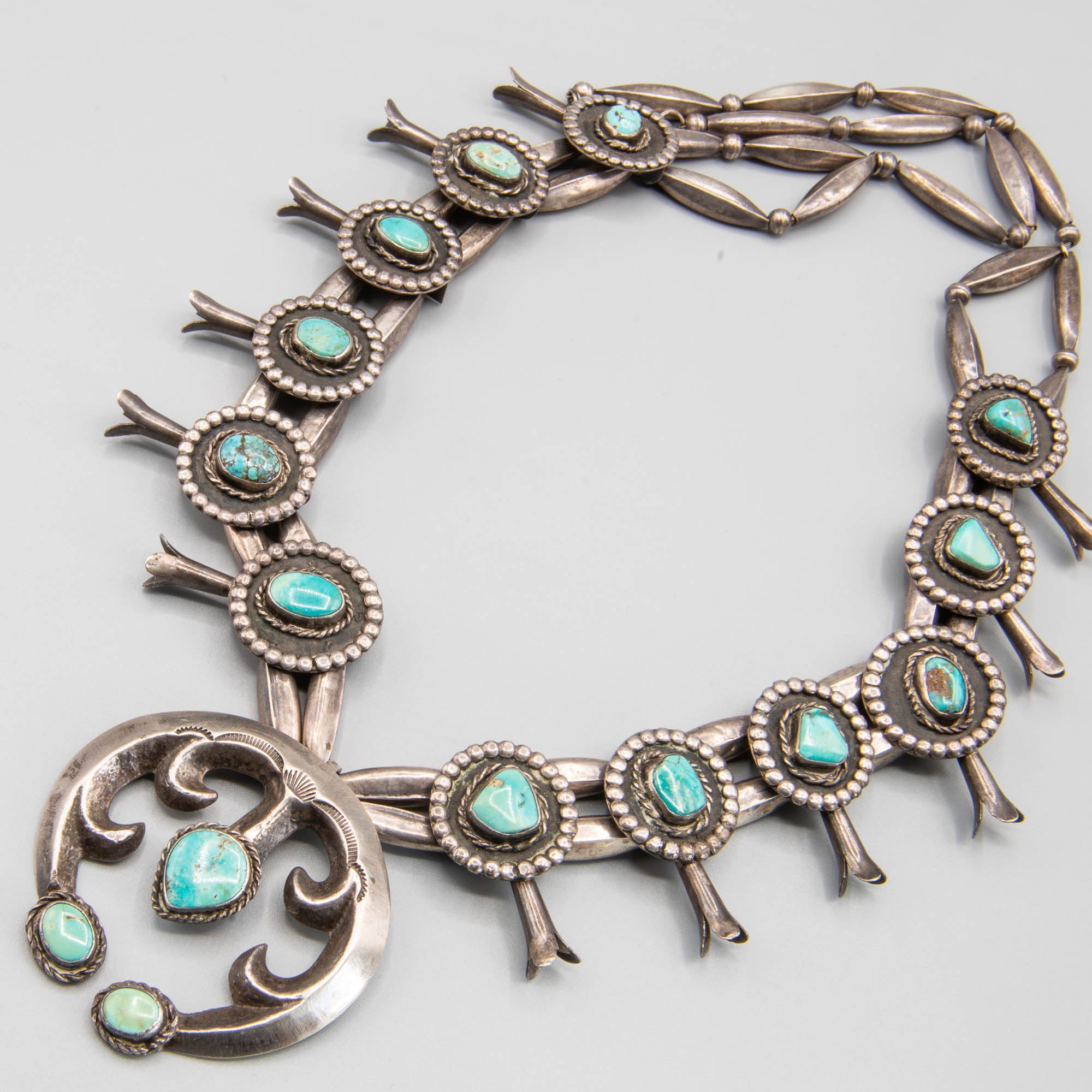 collier vintage Navajo Turquoise Sterling Silver Squash Blossom