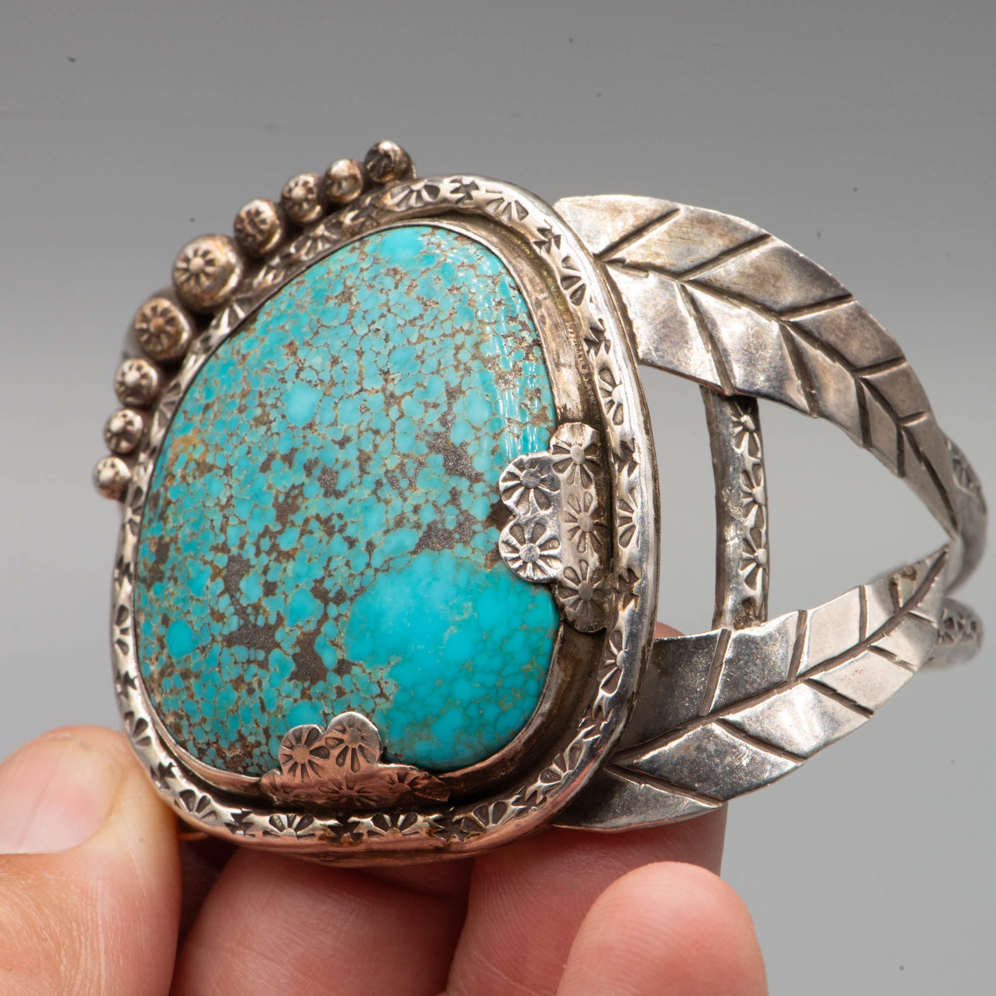 Ancien Amérindien - Navajo - Grande Turquoise - Bracelet manchette en argent sterling