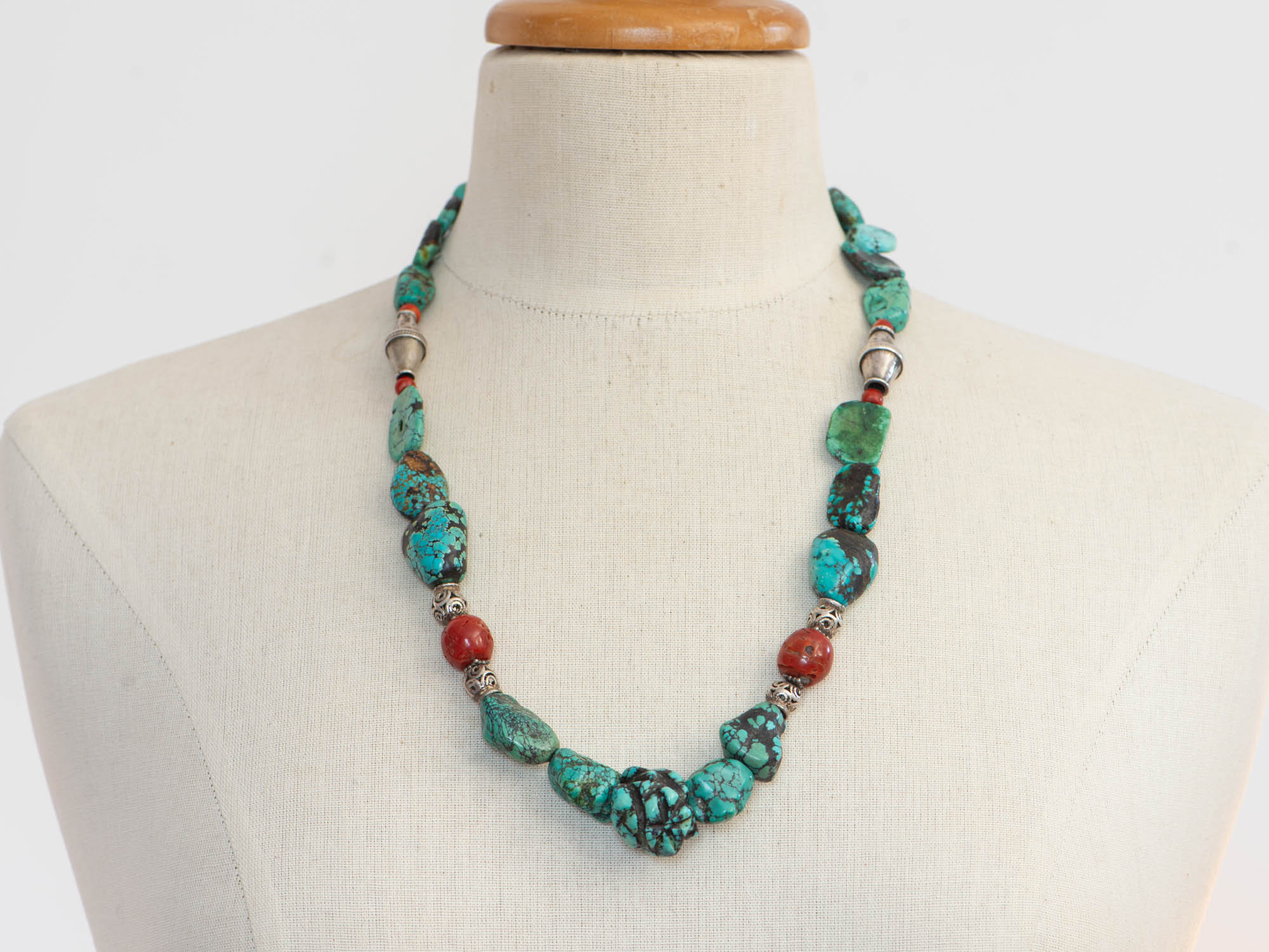 Collier Tibétain avec Perles Turquoise et Corail